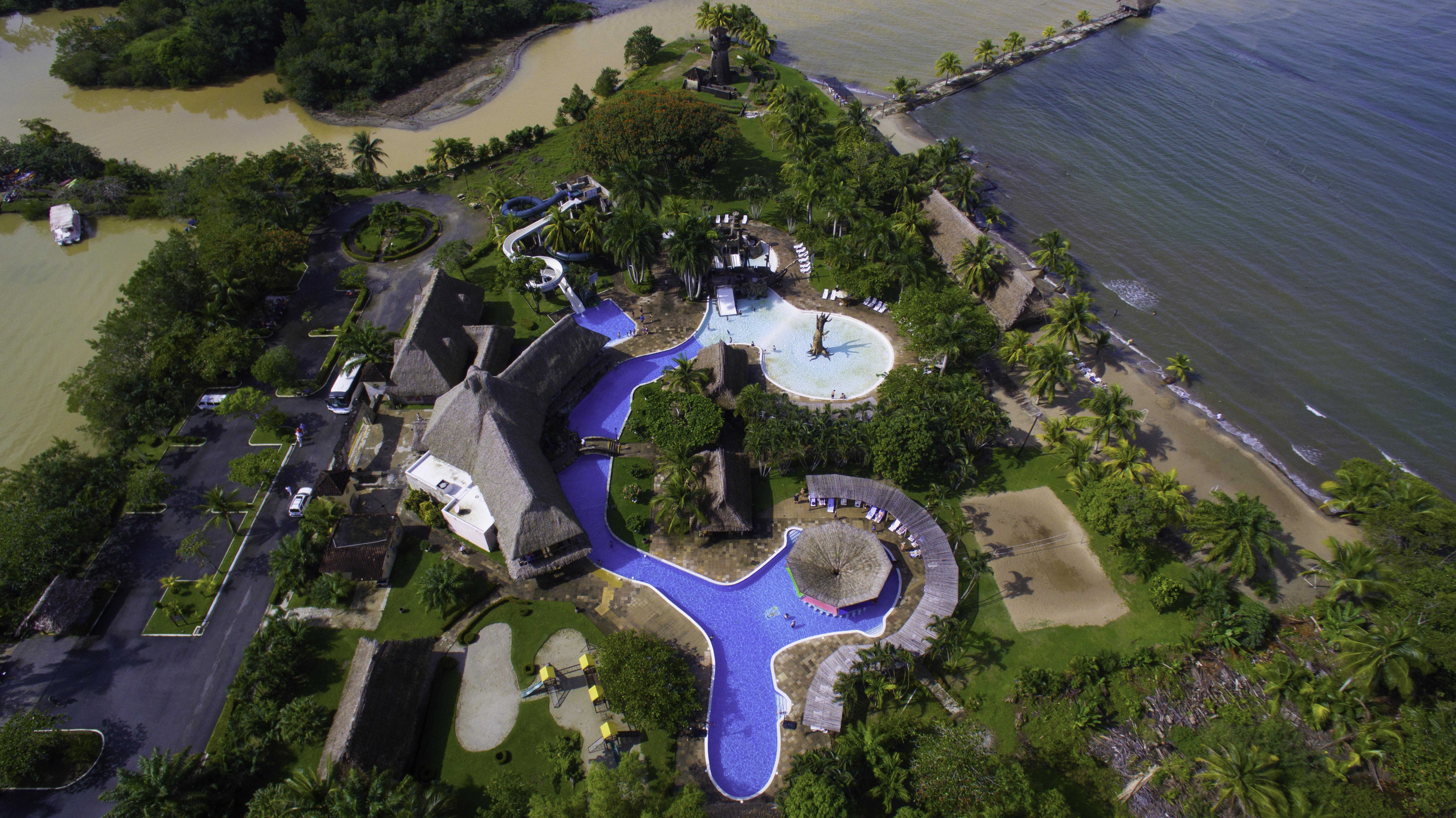 Amatique Bay Hotel ปวยร์โต บาร์ริโอส ภายนอก รูปภาพ