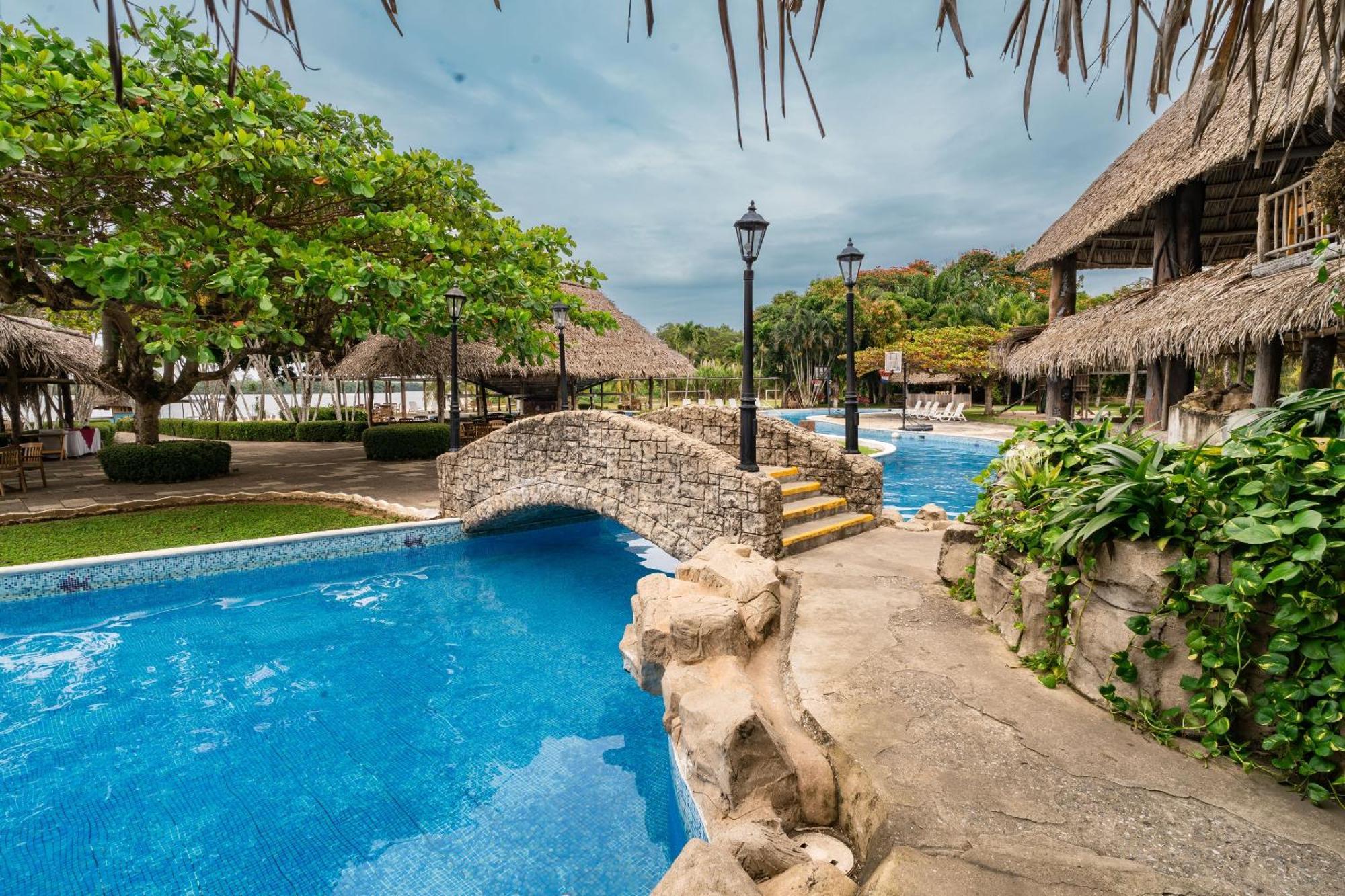 Amatique Bay Hotel ปวยร์โต บาร์ริโอส ภายนอก รูปภาพ