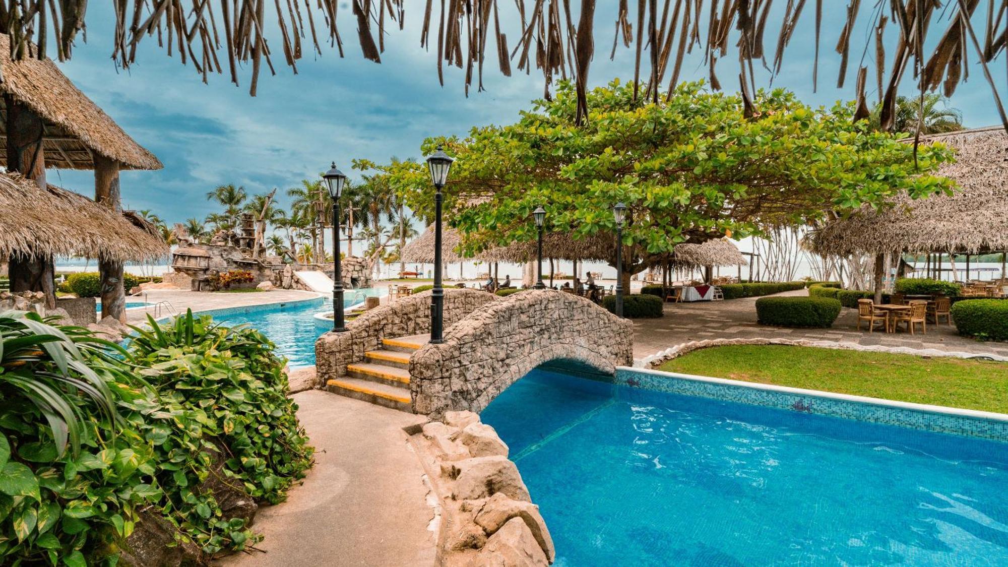 Amatique Bay Hotel ปวยร์โต บาร์ริโอส ภายนอก รูปภาพ