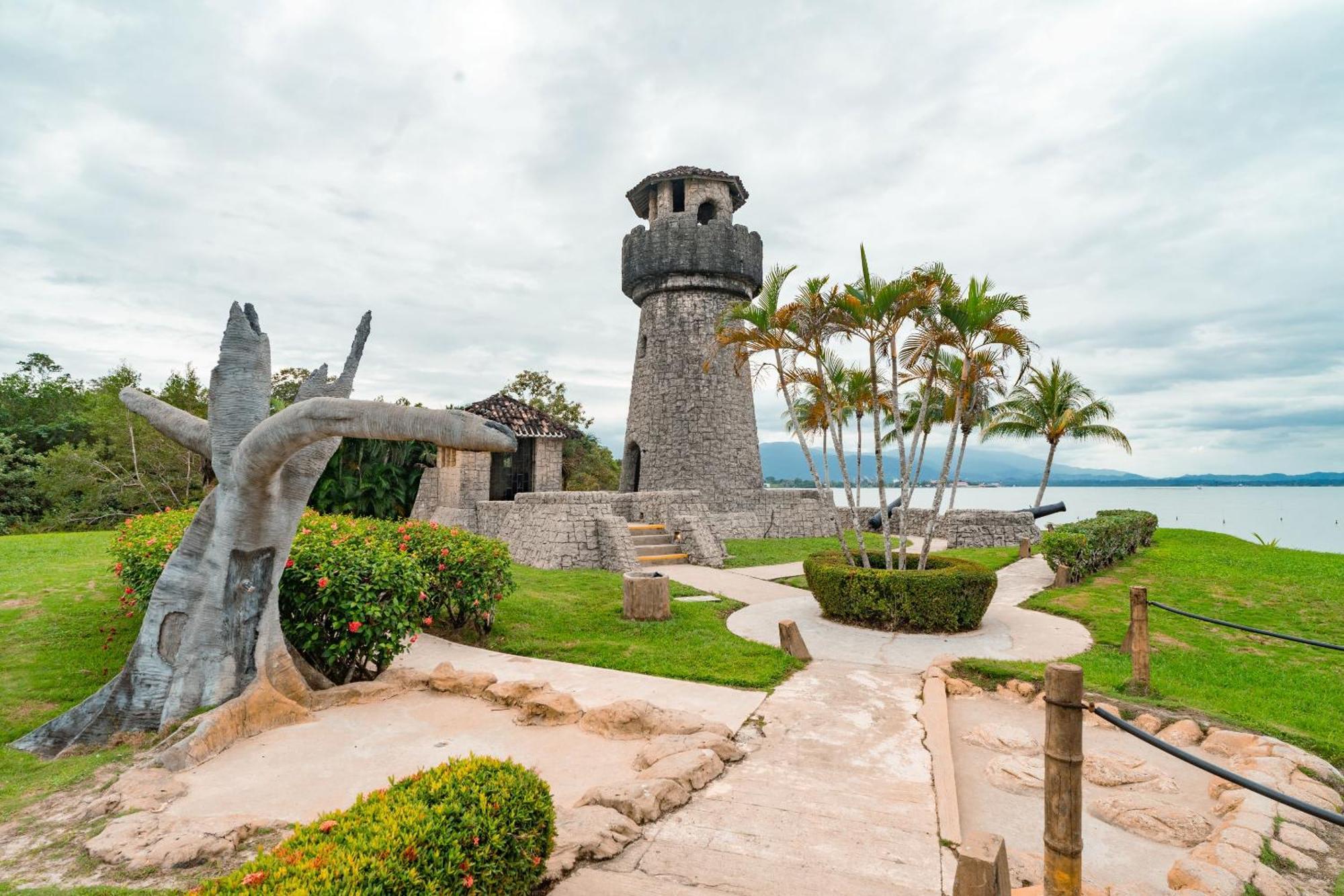Amatique Bay Hotel ปวยร์โต บาร์ริโอส ภายนอก รูปภาพ