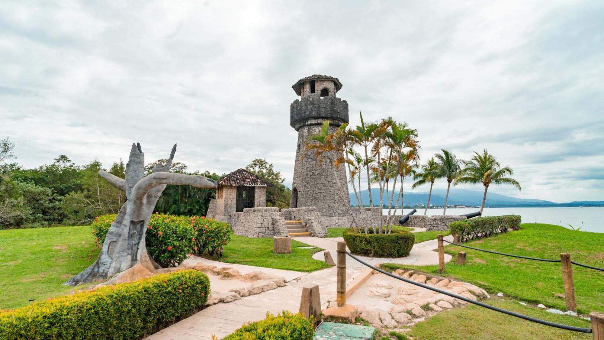 Amatique Bay Hotel ปวยร์โต บาร์ริโอส ภายนอก รูปภาพ